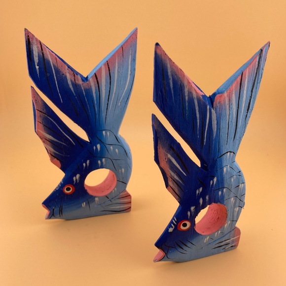 1980s Fish Wooden Napkin Rings Set of 2 - Blue and Pink - Picture 3 of 6